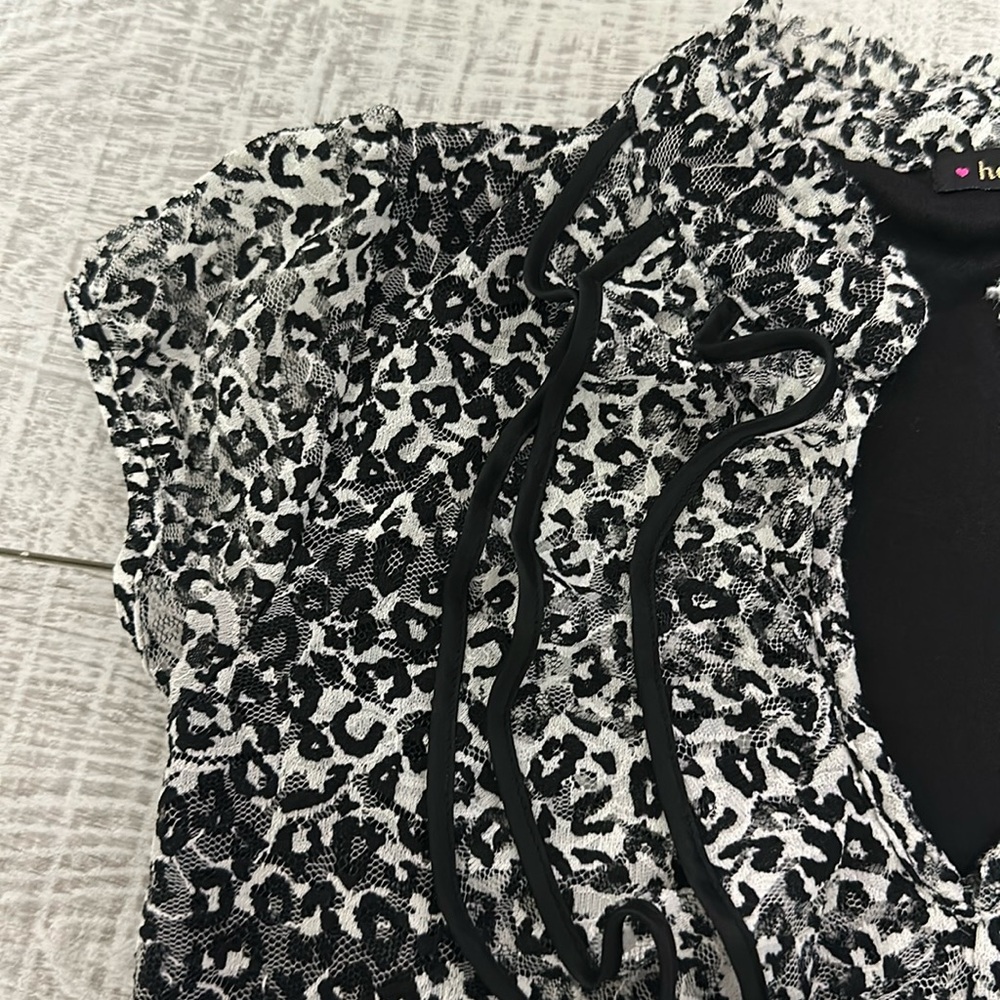 Y2K Heart Soul Black Grey White Cheetah Leopard Print Ruffle Top - Picture 9 of 9